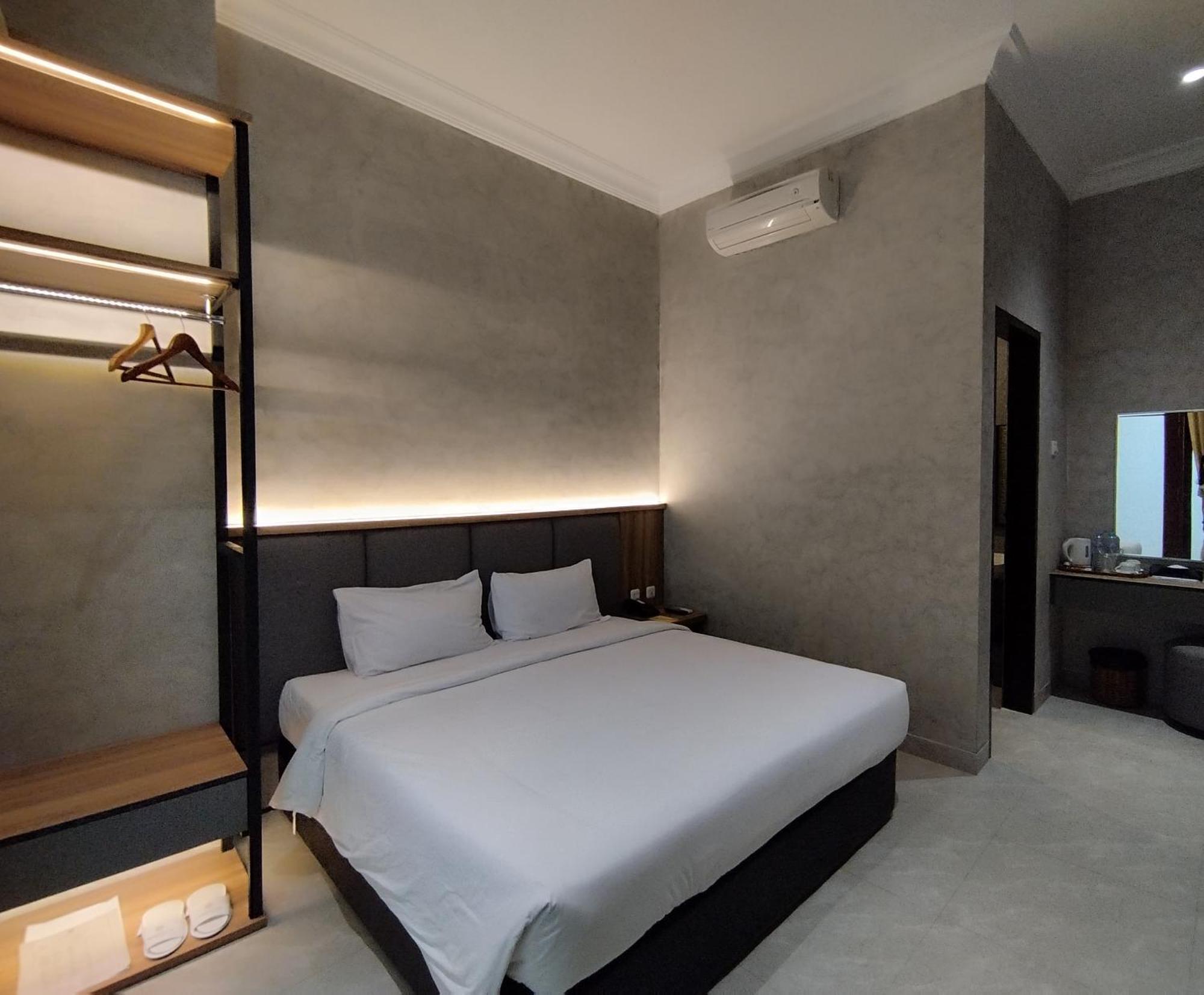 The Grand Palace Hotel Malang Exterior foto