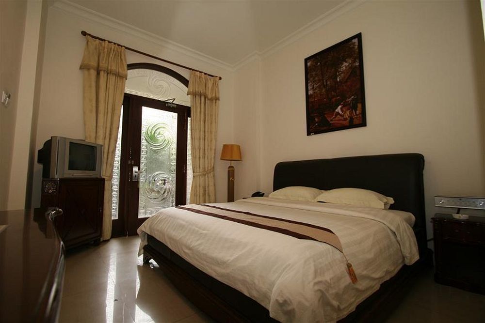 The Grand Palace Hotel Malang Exterior foto